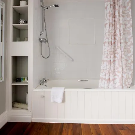 Brennan's 4* Glenties